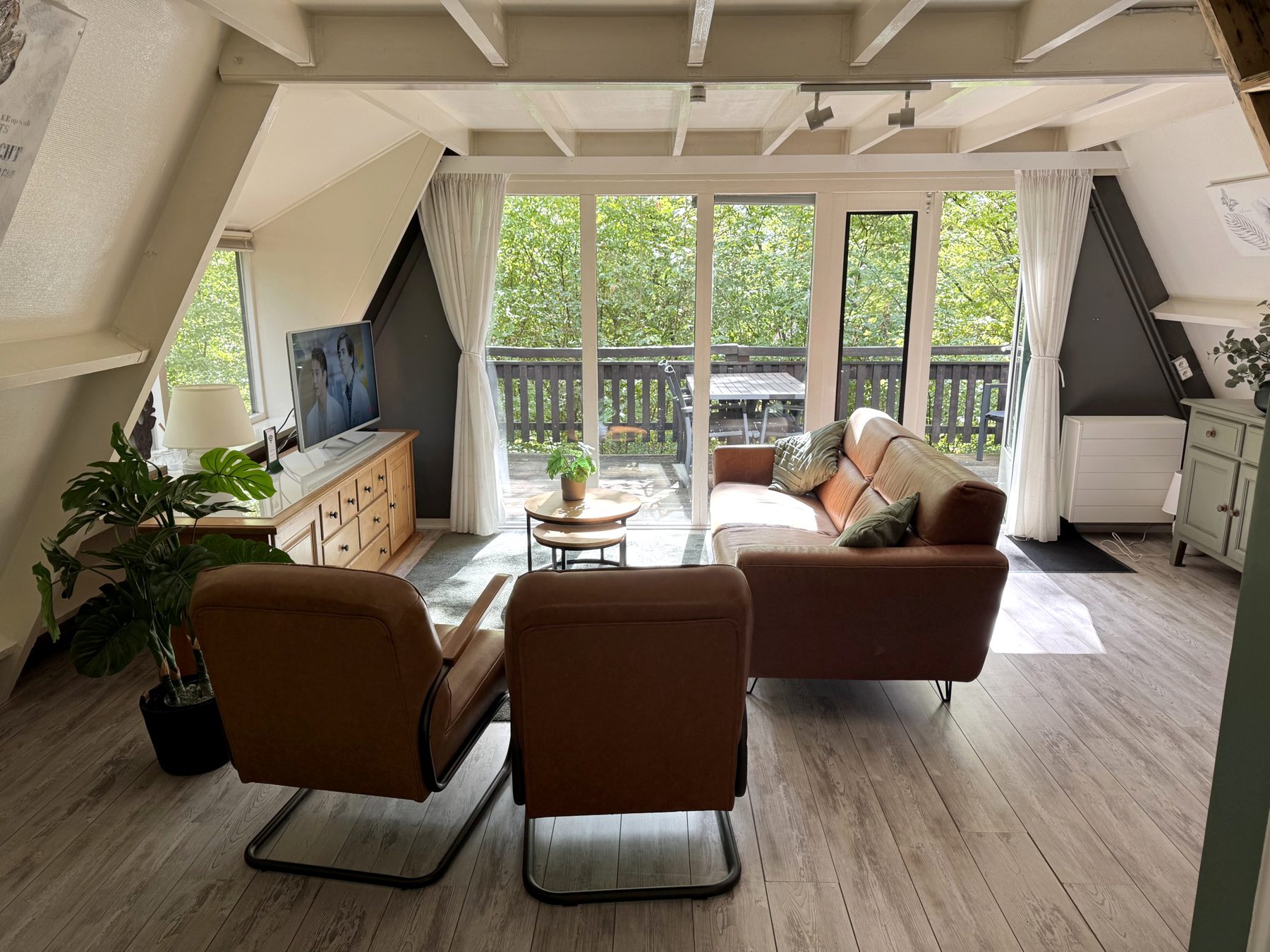Woonkamer van De Witte Vlinder, bungalow 73