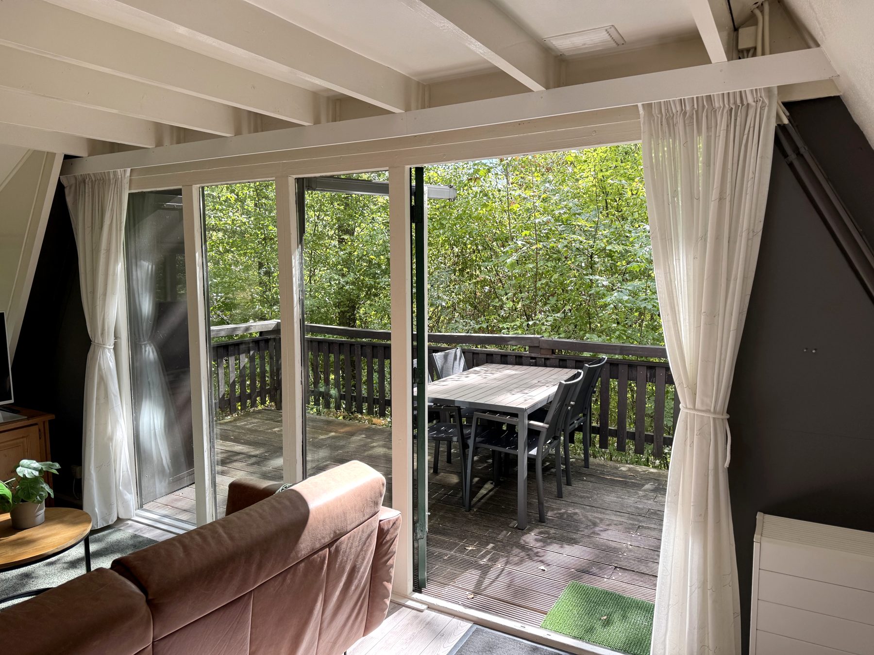 Openslaande deuren naar het balkon